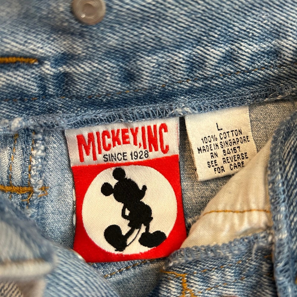 Vintage High Waisted Original Tigger Patch Demin Rivet Shorts - Mickey Inc. - Picture 7 of 17